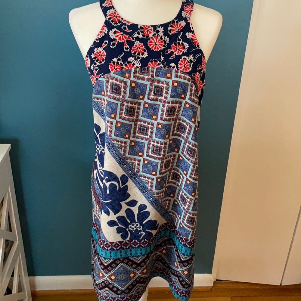 Light and comfortable halter top dress